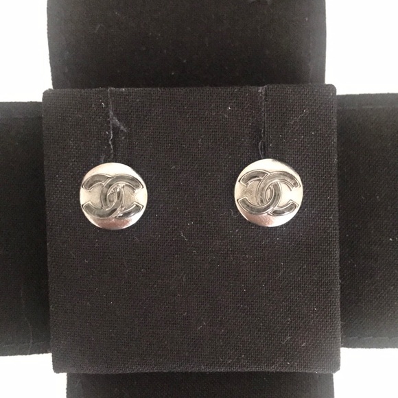 Authentic Chanel earrings!! - Picture 2 of 11